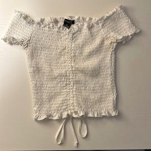 Rue21 white ruffled crop top size XS